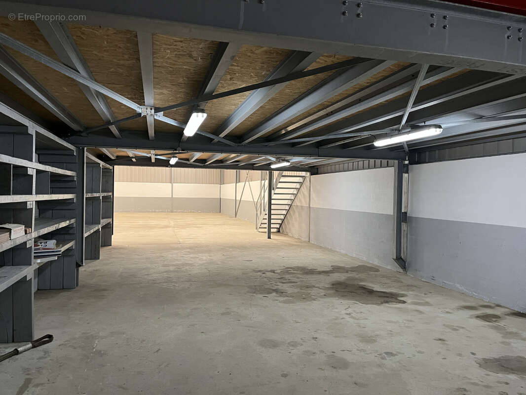 Commerce à CONNERRE