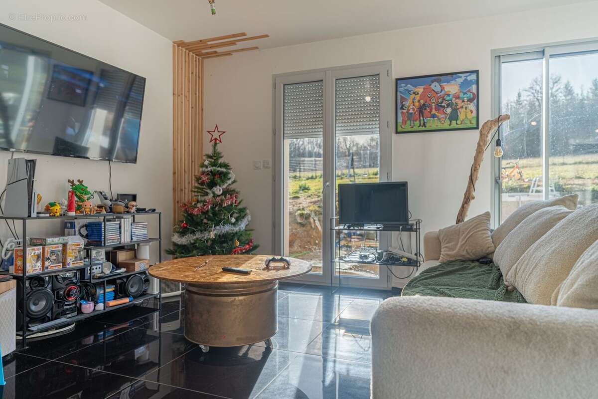 Maison à ORADOUR-SUR-GLANE