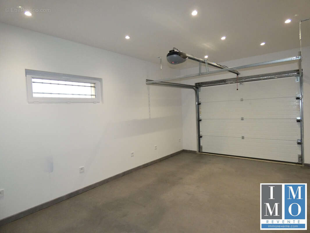 Maison à MOULINS-SUR-YEVRE