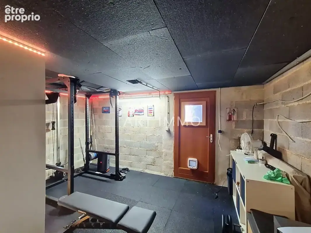 Maison a vendre avec bail en cours aux vigneres - photo 8