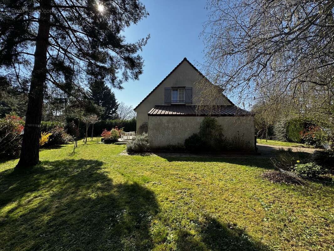 Photo 2 - Maison à MONTFORT-L'AMAURY