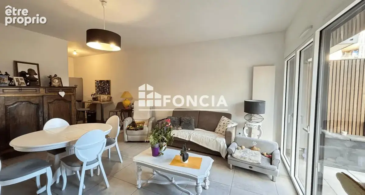 Une adresse privilégiée, un cadre exceptionnel et de beaux volumes ! pour cet appartement - photo 5