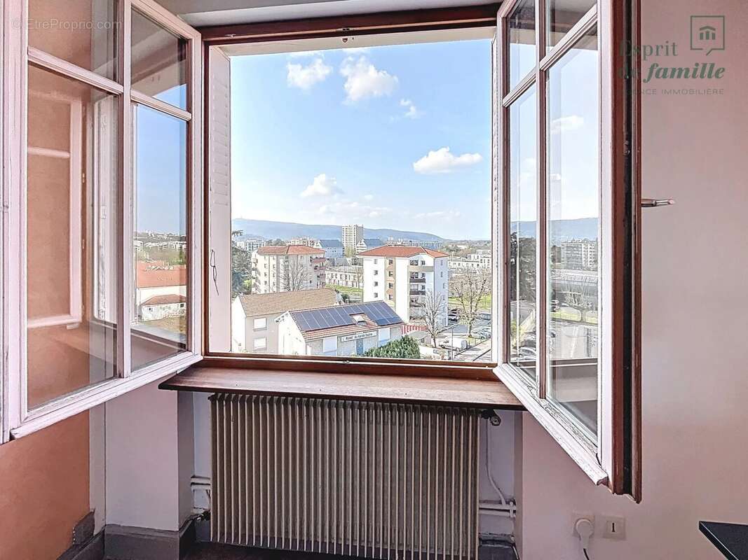 Au coeur de Sathonay Camp, T2 de 52,42m2, vendu loué - photo 3
