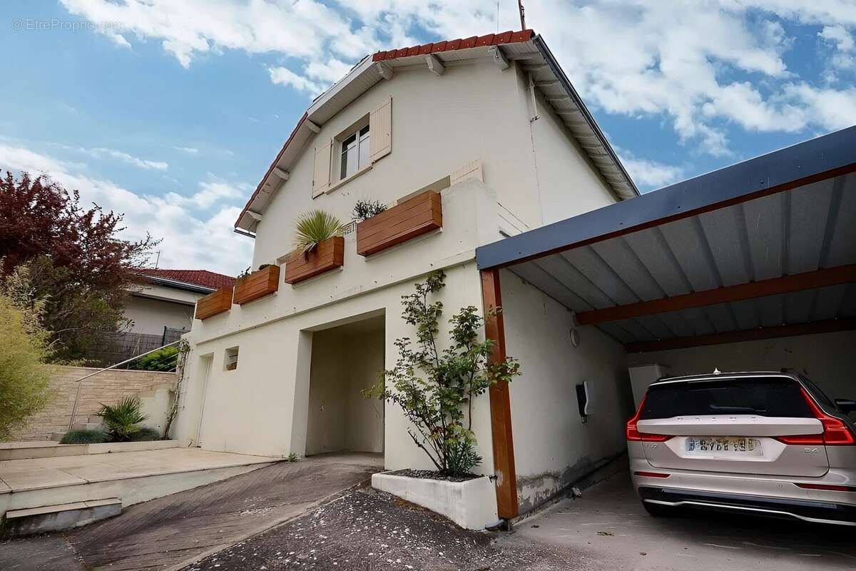 Maison à CLERMONT-FERRAND