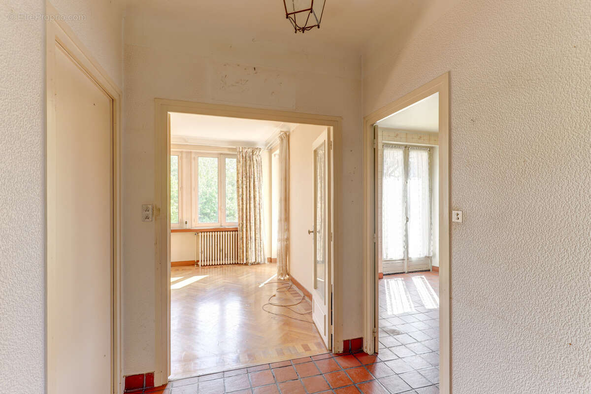 Maison à PERIGNAT-LES-SARLIEVE