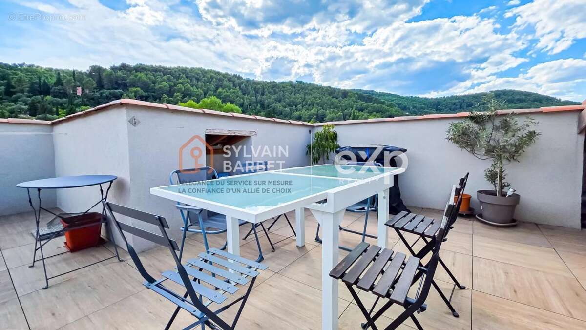 Appartement à SOLLIES-PONT