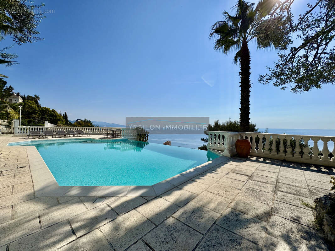 Appartement à BEAUSOLEIL