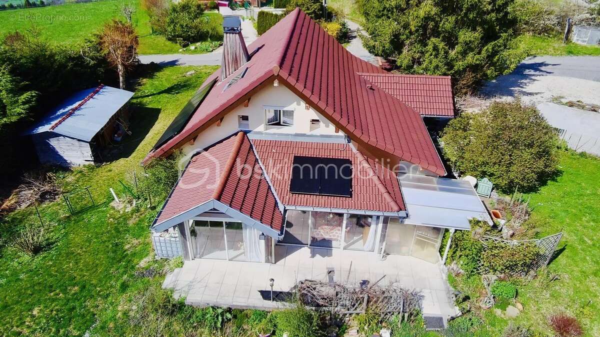 Maison à LA ROCHE-SUR-FORON