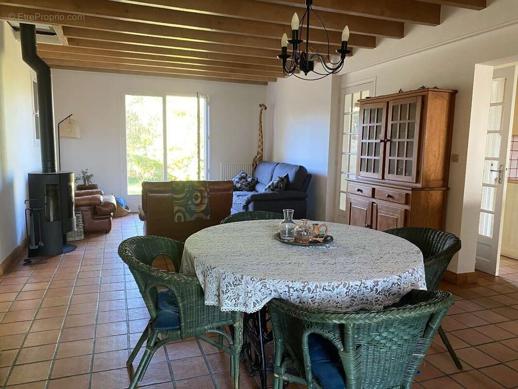 Maison 130 m² à Linars  - photo 3