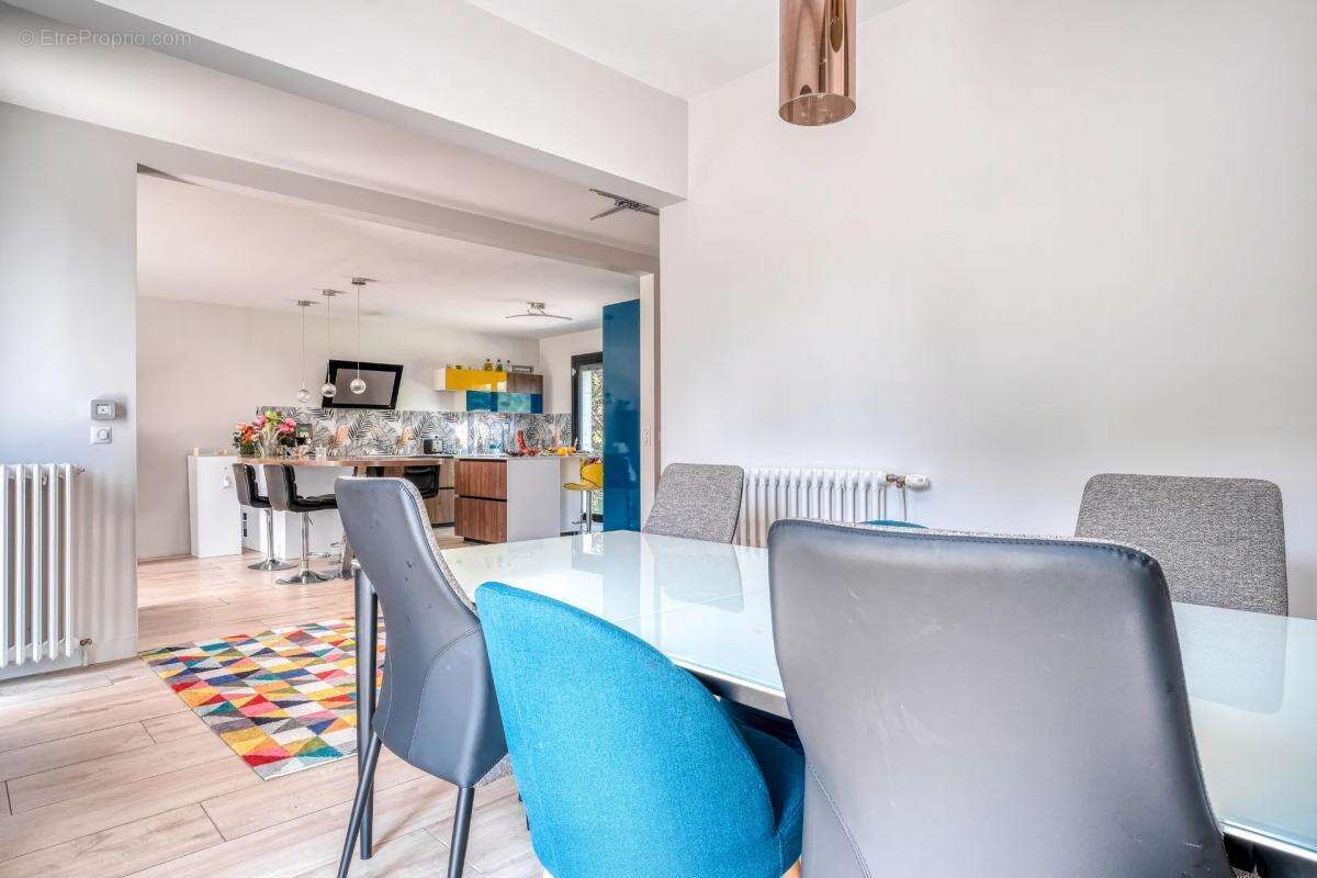 Maison à LIVRY-SUR-SEINE