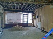 Appartement à LAROCHE-SAINT-CYDROINE