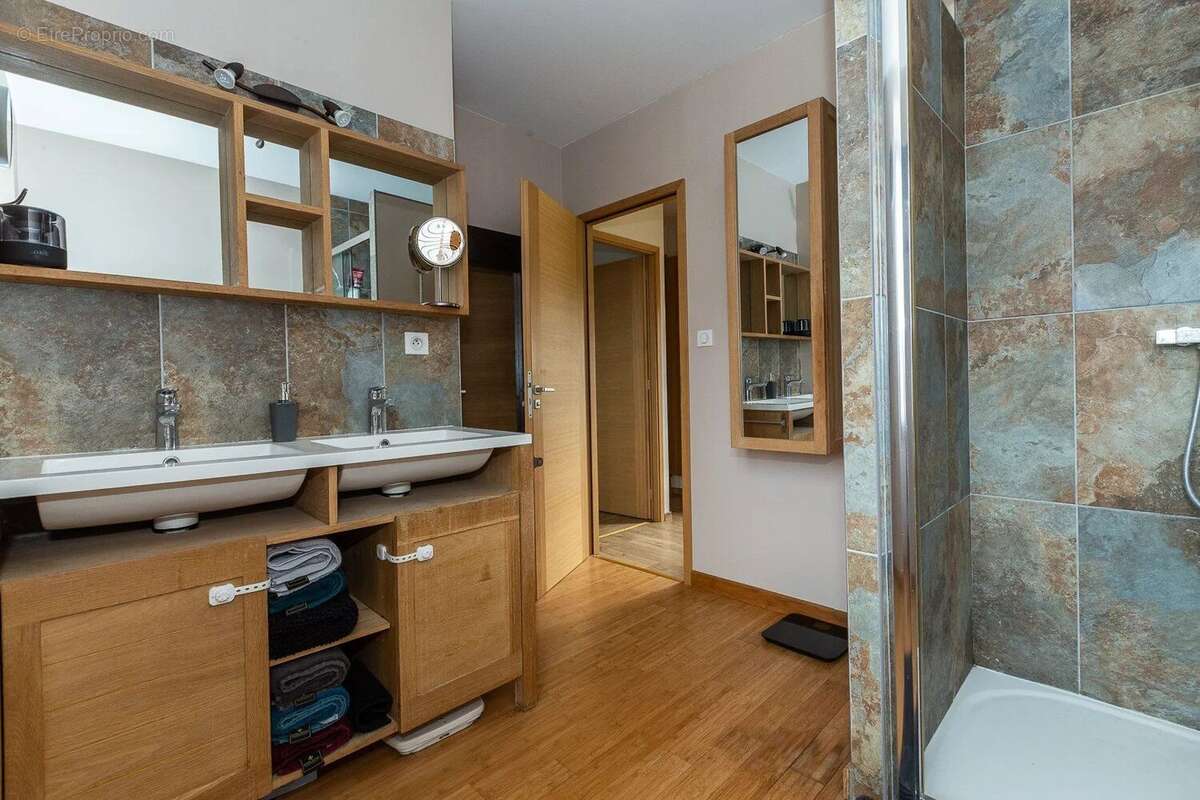 Maison à MONTALIEU-VERCIEU