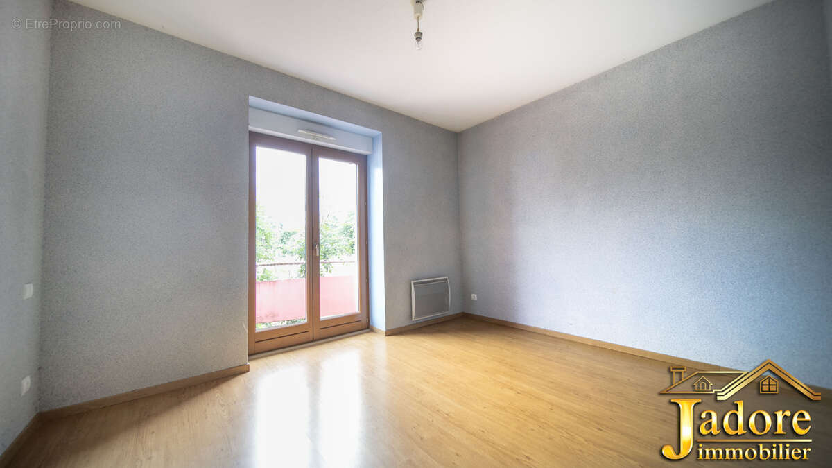 Appatrtement f4 1er etage - photo 6