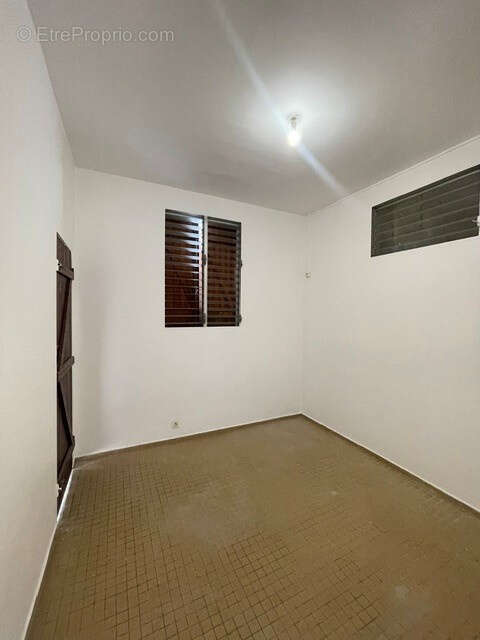 Villa de type 4 avec 3 chambres + bureau +  garage ferme et jardin clos - photo 5