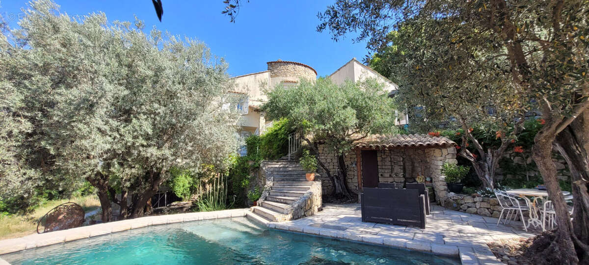 Maison avec vue panoramique, piscine et gite - photo 3