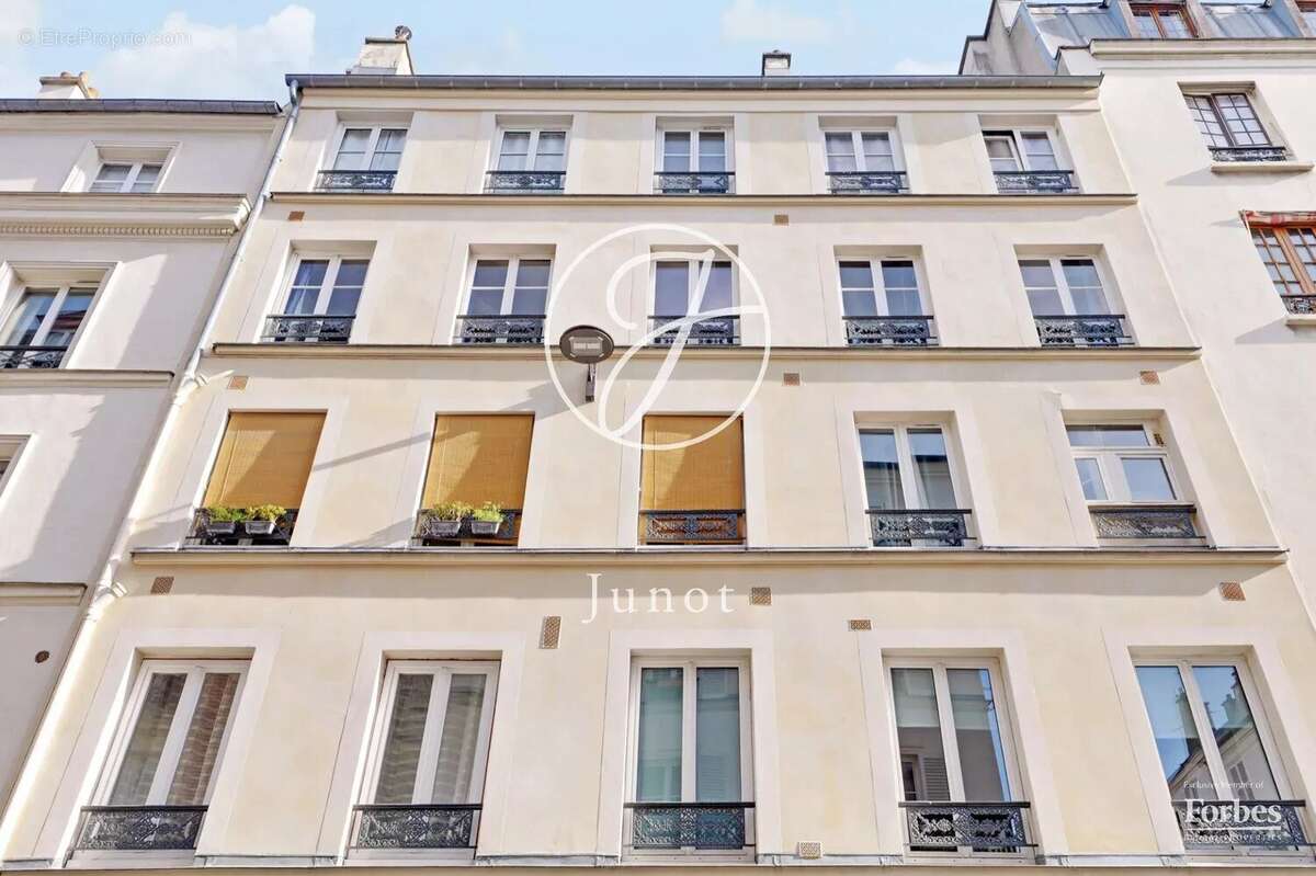 Appartement à PARIS-7E