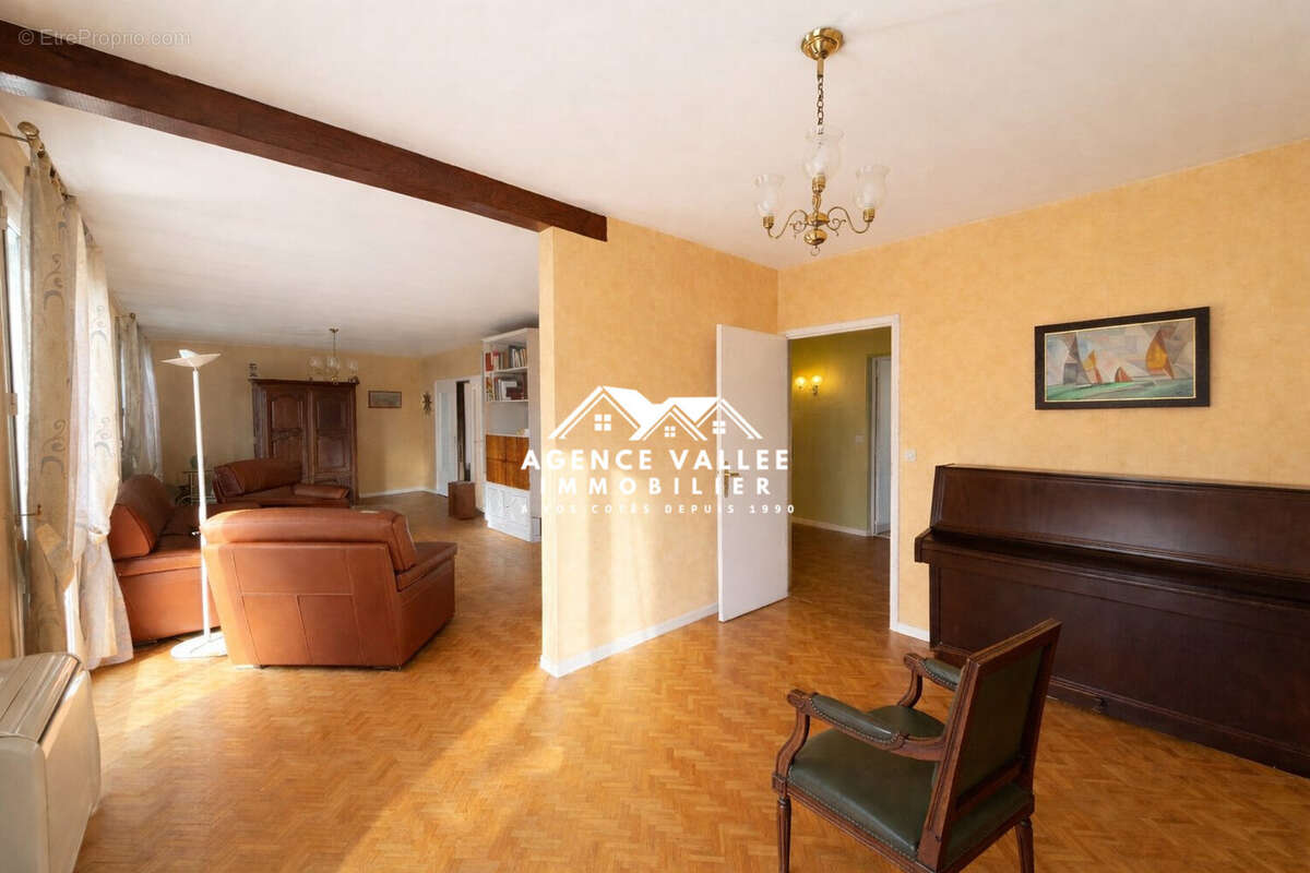 Maison à SAINTRY-SUR-SEINE