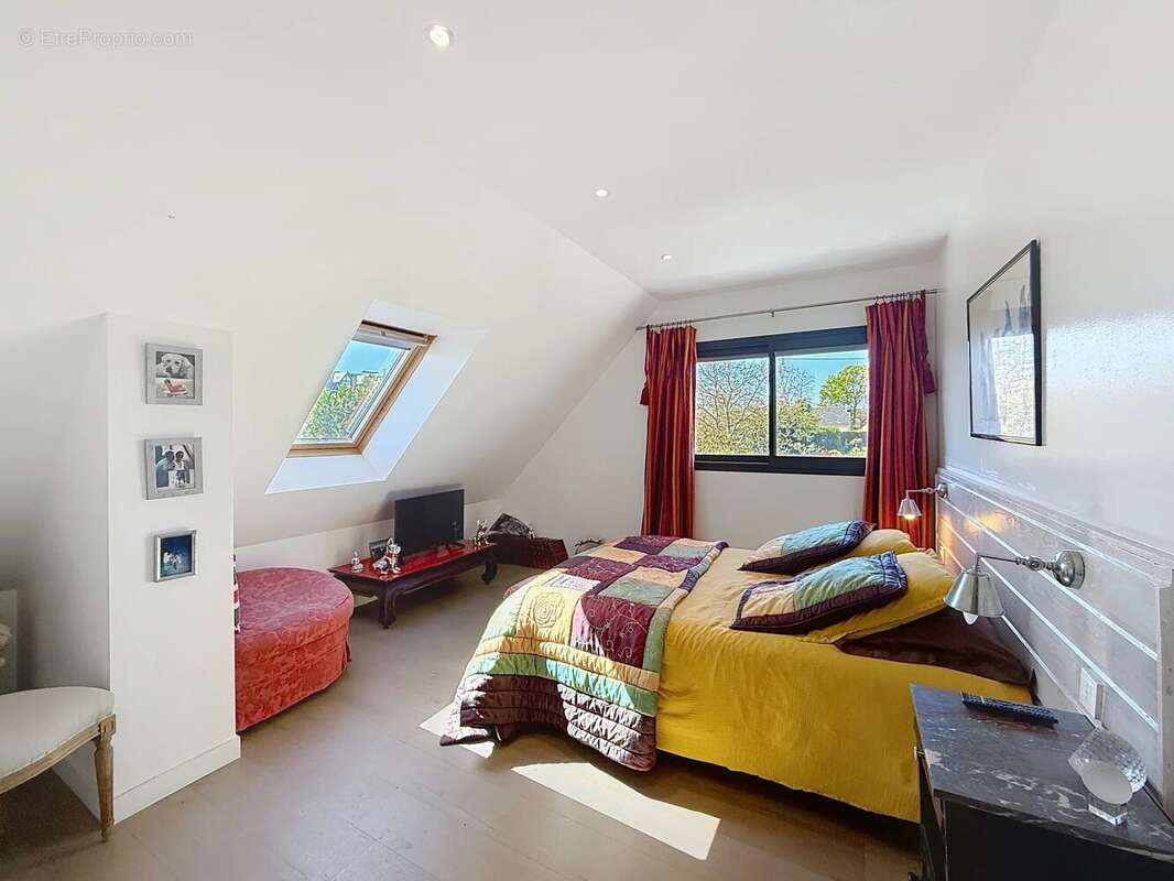 Vaste maison contemporaine dans un cadre verdoyant - photo 14