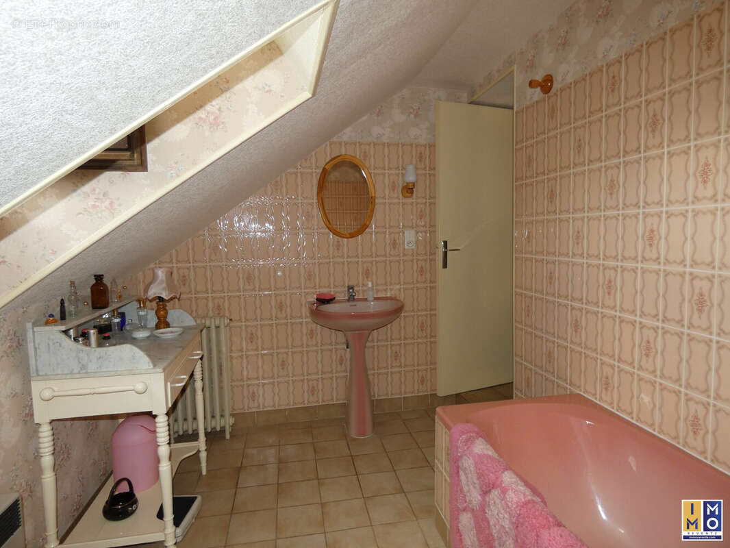 Maison à AZY