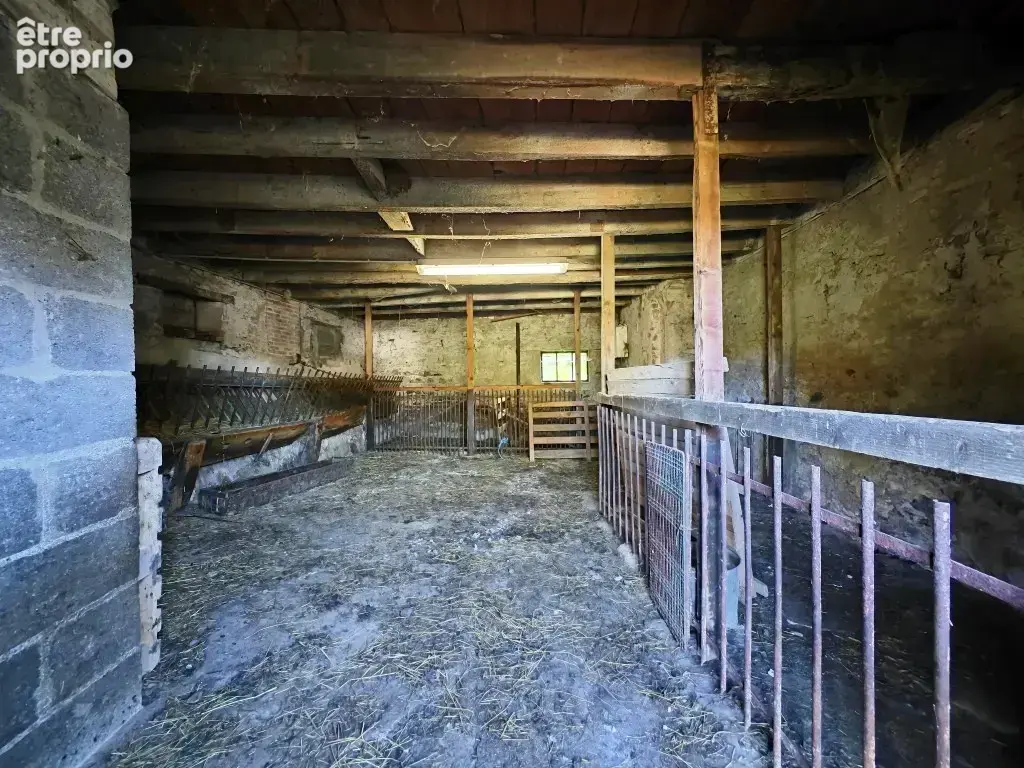 Maison avec piscine chauffée - grange - terrain - photo 10
