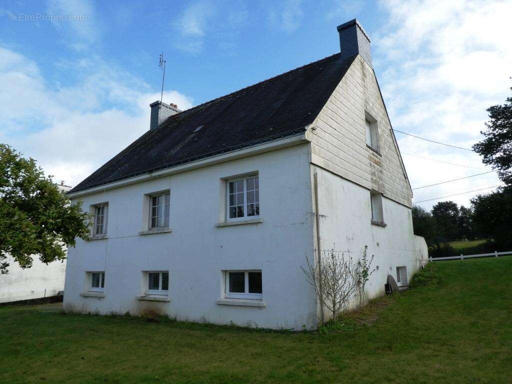 Maison à LOCMALO