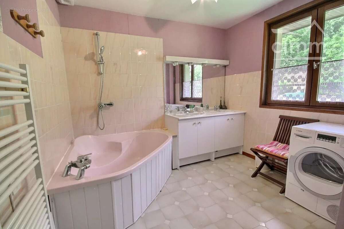 A vendre maison mitoyenne t3/4 102 m2 la rochette 73110 - photo 14