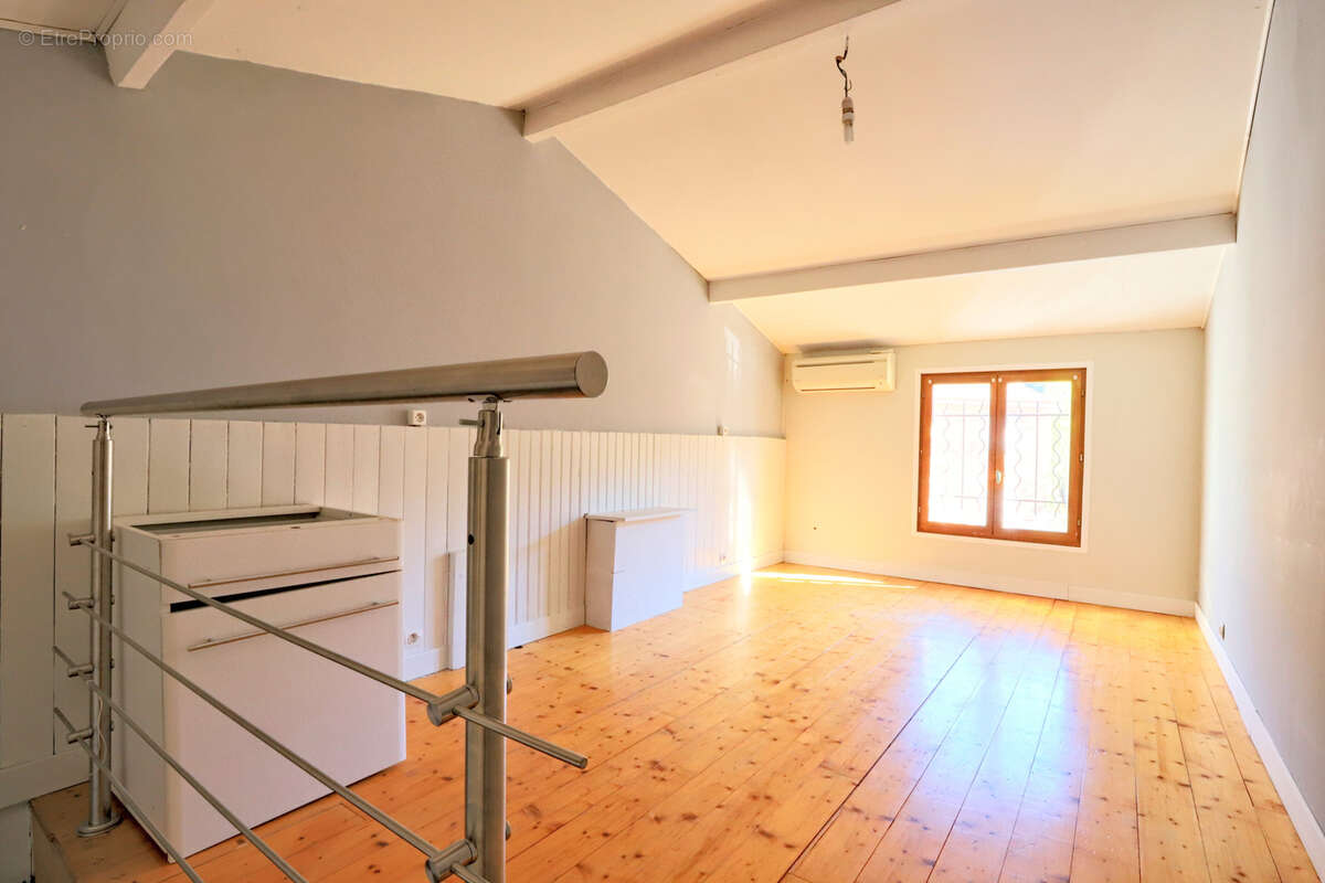 Maison à SOLLIES-TOUCAS