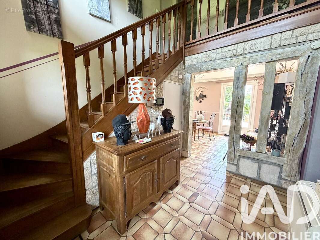 Maison 101 m² à Fresne-Le-Plan  - photo 9