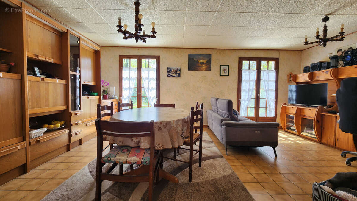 Maison à FAVIERES