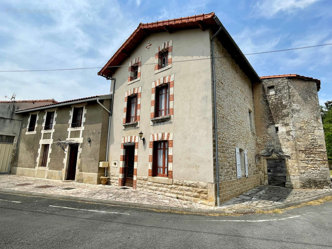 Maison à LIZANT
