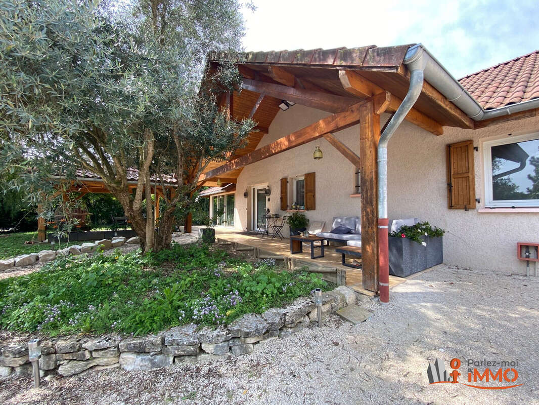 Maison à MURS-ET-GELIGNIEUX