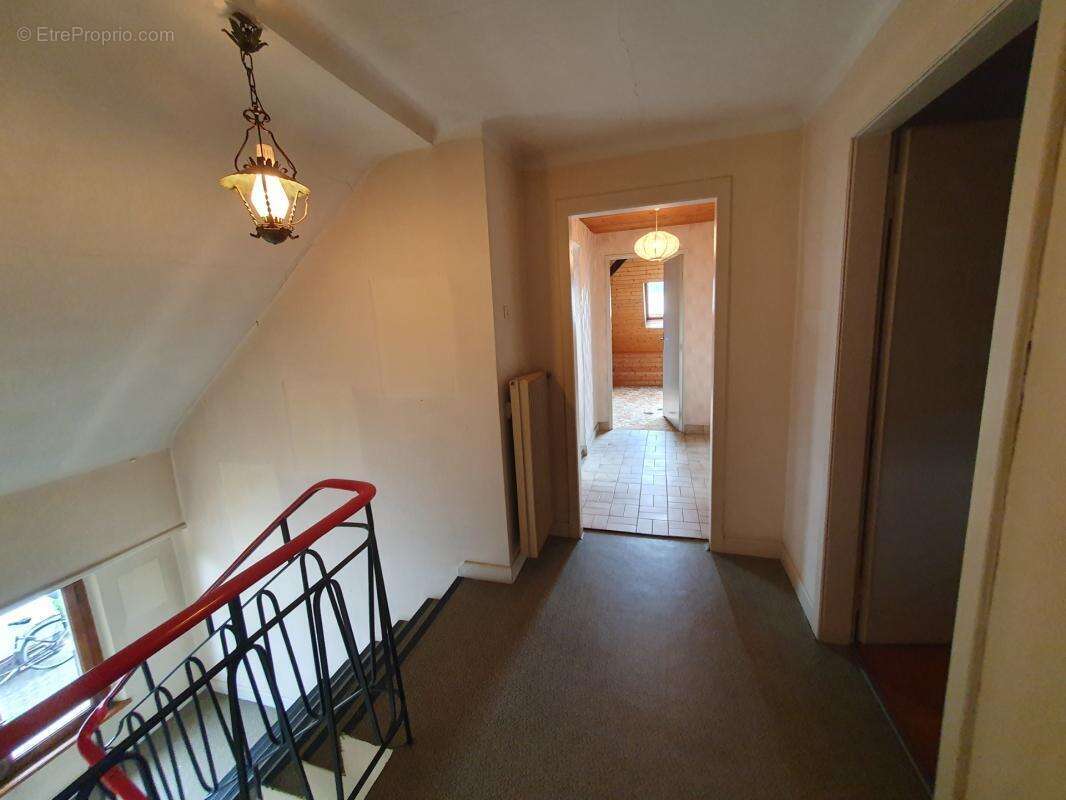 REICHSTETT – Une maison familiale pleine de charme et de possibilités, à seulement 10 minutes de Strasbourg - photo 7