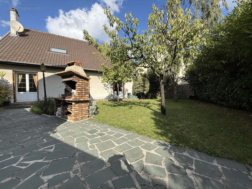 Maison à LE BLANC-MESNIL