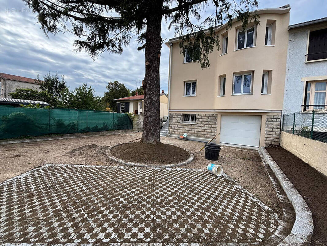 Appartement à HOUILLES