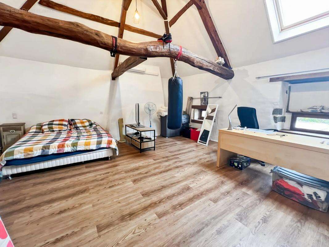 Maison à SAINT-PRIEST-BRAMEFANT