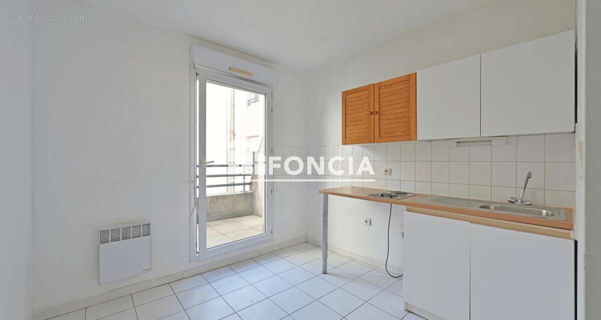 T2 traversant avec double balcon – Quartier Gare - photo 7