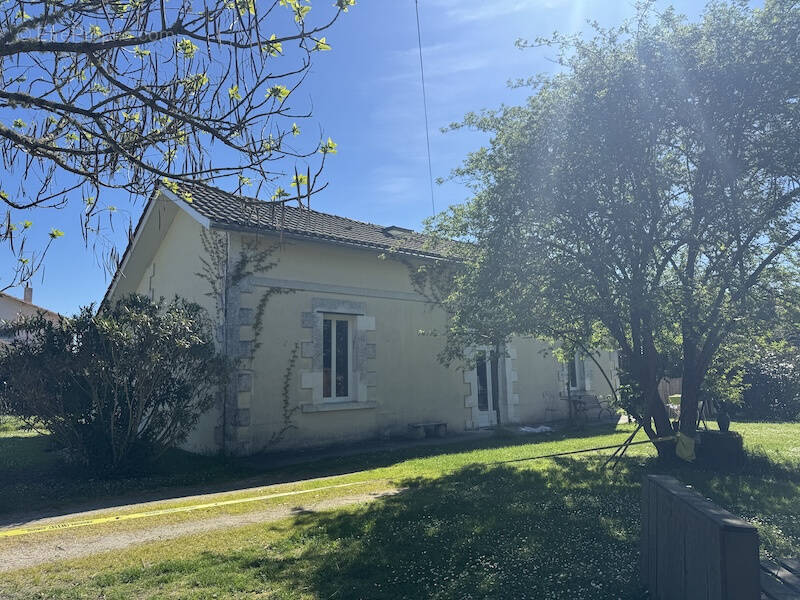 Maison à SAINT-AIGULIN