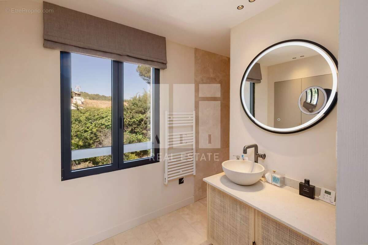 Maison à MOUGINS