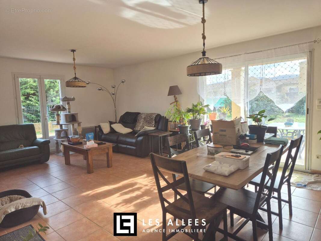 Maison à CLEON-D&#039;ANDRAN