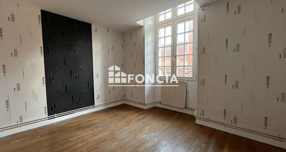 Appartement à LA FERE