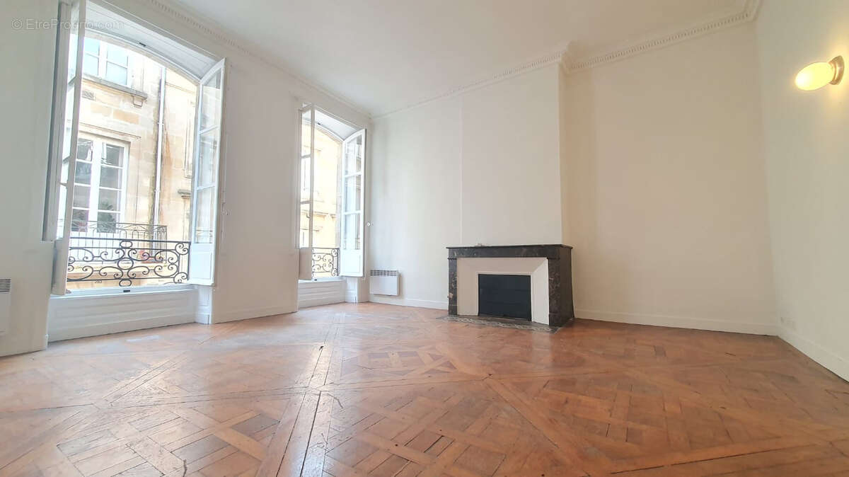 BORDEAUX INTENDANCE - T3 bis dans immeuble pierre - photo 2