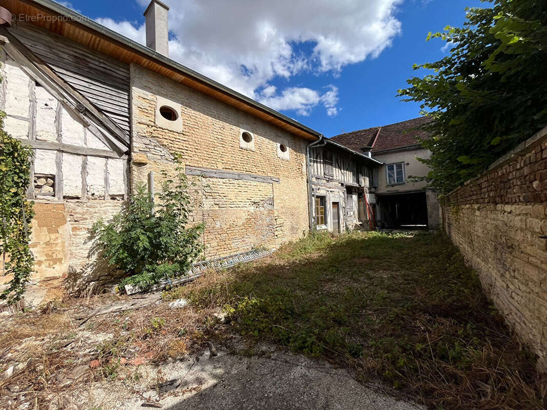Immeuble de 400m² - photo 8
