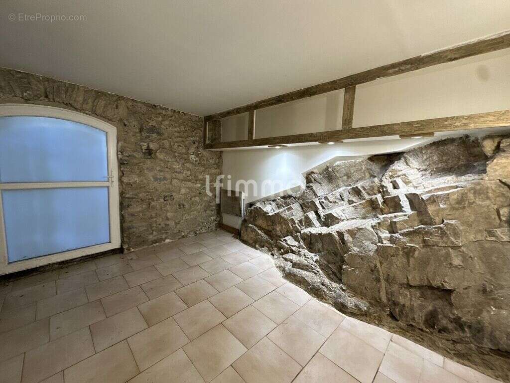 Maison à MONTREDON-DES-CORBIERES