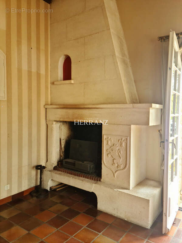 Maison à MENESPLET