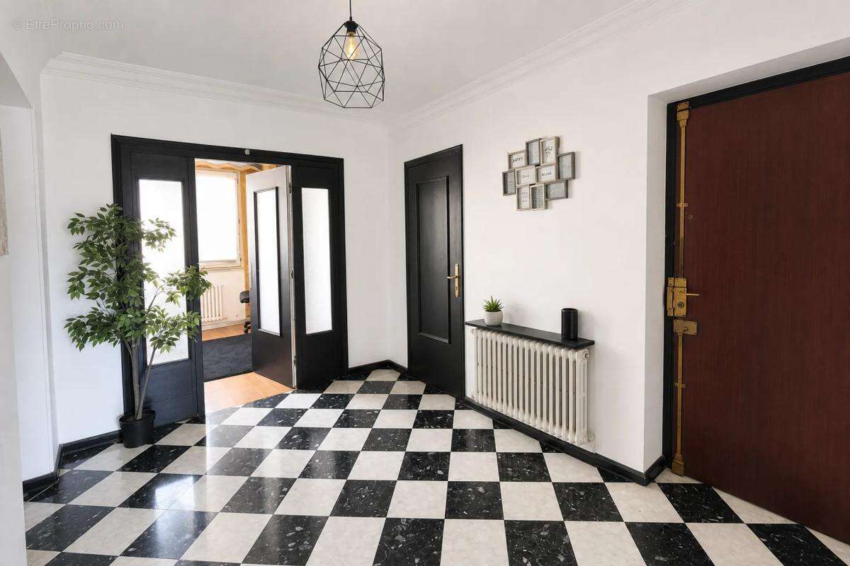 Appartement à SAINT-ETIENNE