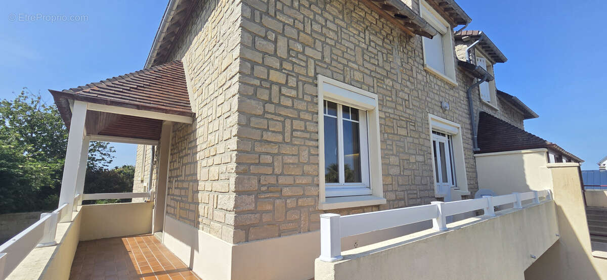 Maison à GRANDCAMP-MAISY