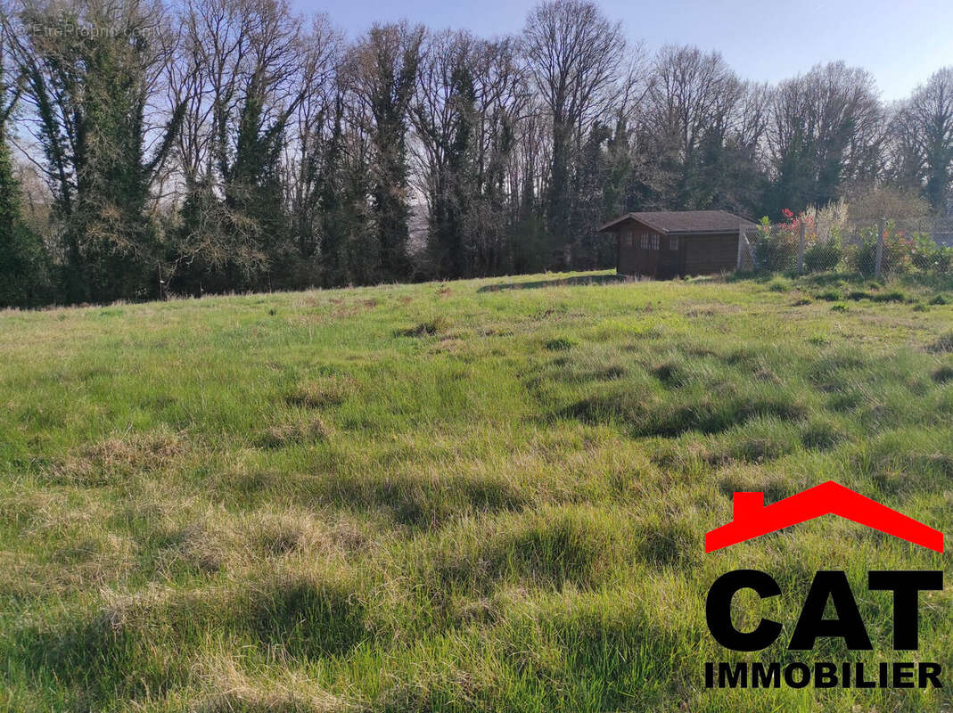 Terrain à VERNOU-LA-CELLE-SUR-SEINE