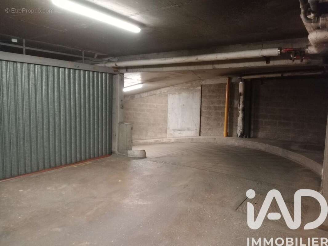 Photo 5 - Parking à PARIS-18E