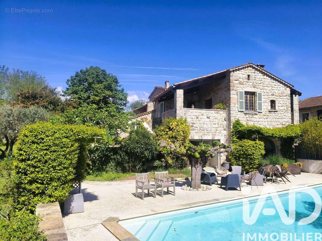 Maison 275 m² à Payzac  - photo 4