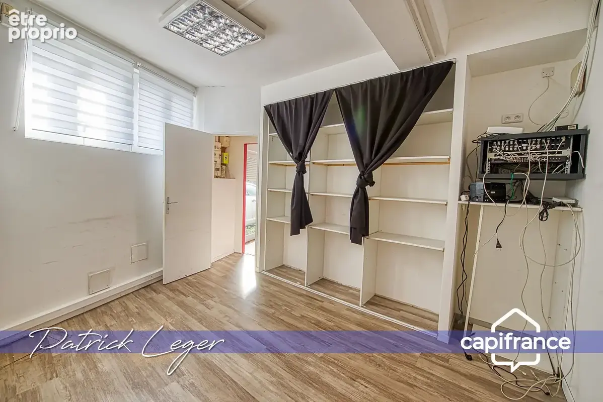 Immeuble de rapport de 160 m², avec local commercial au rez-de-chaussée, appartement T4 à l’étage, à 20 minutes à pied de la gar - photo 6